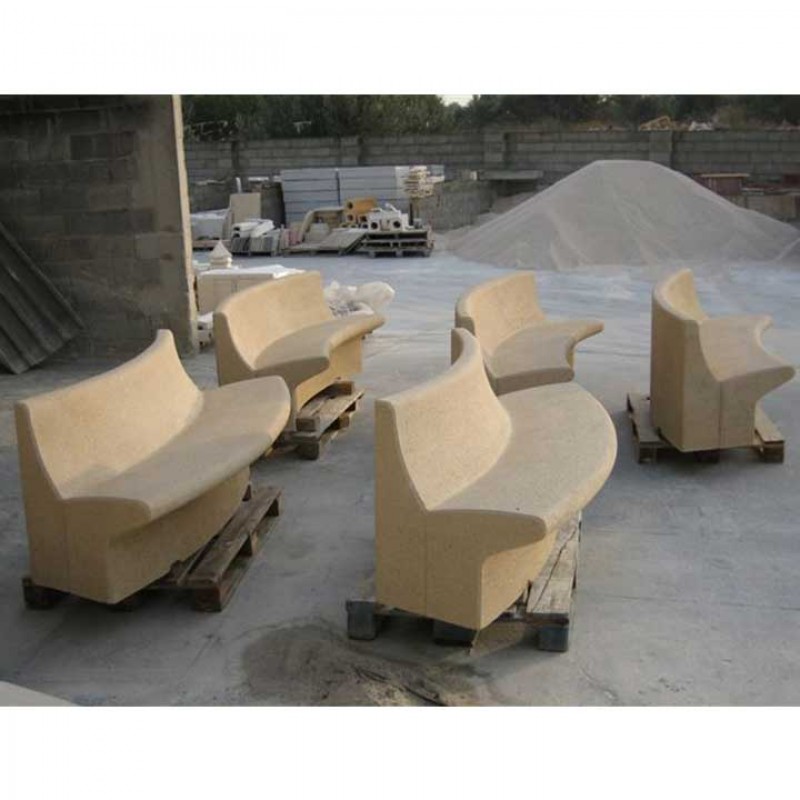 Banc de formigó corbat al voltant de l'arbre